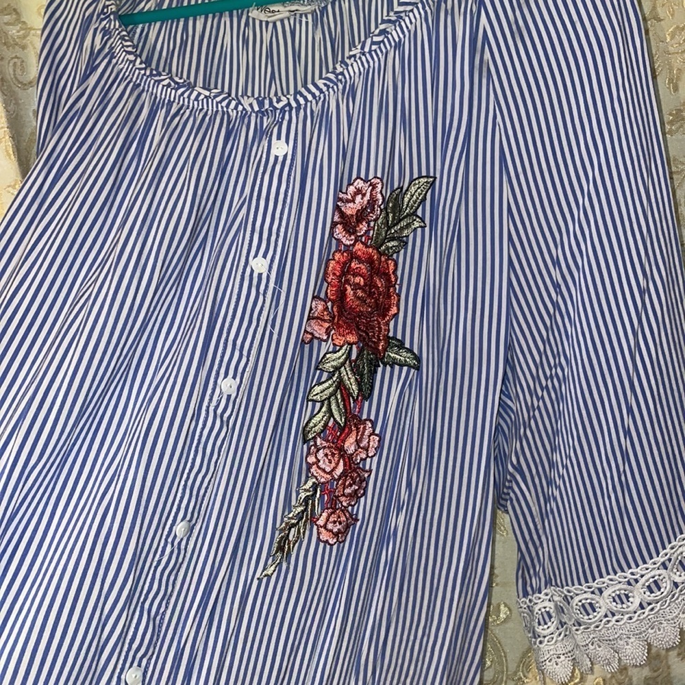 Blouse - Picture 3 of 4